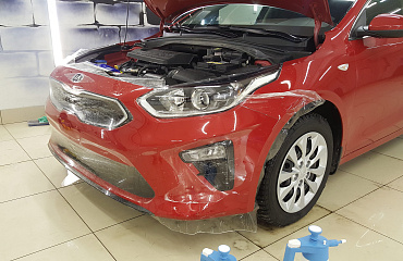 Оклейка антигравийной пленкой автомобиля Kia